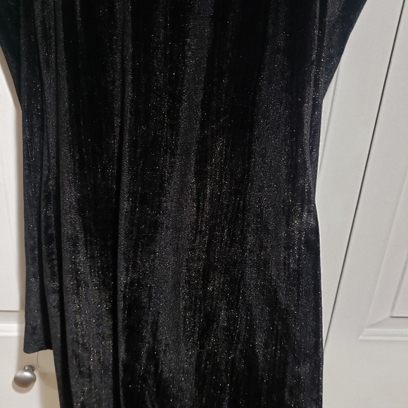 Topshop Black and Gold Velvet Cold Shoulder Bodycon Mini Dress Size 4 - Picture 6 of 16